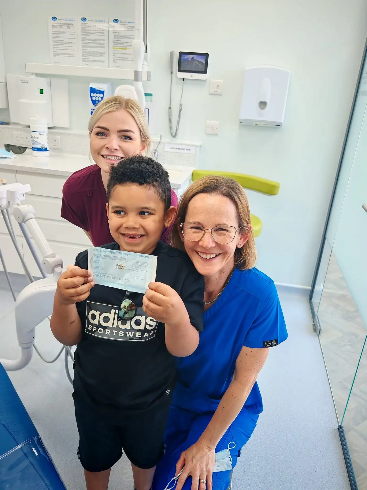 Child dentist scaled
